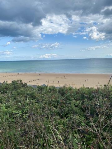 8 Bed Sun Decked Caravan Unlimited High Speed Wifi And Fun At Seawick Holiday Park Clacton-on-Sea Bagian luar foto