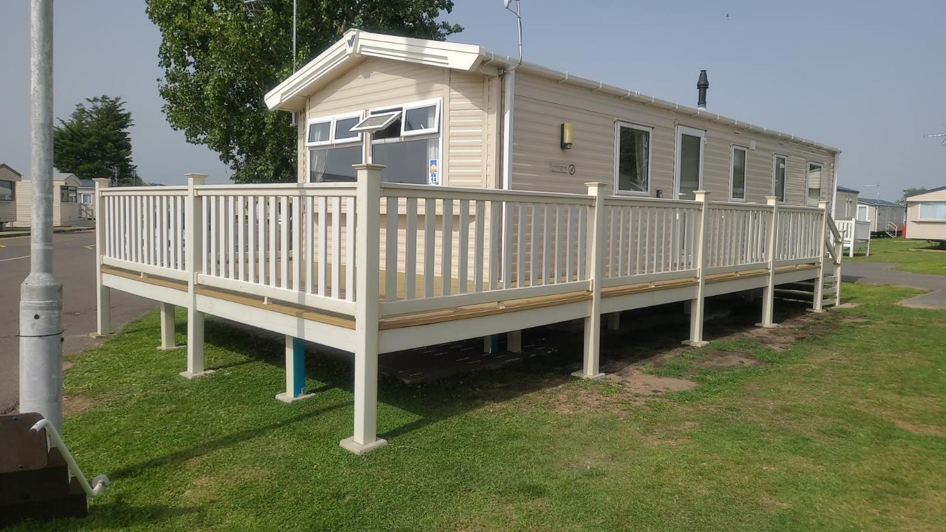 8 Bed Sun Decked Caravan Unlimited High Speed Wifi And Fun At Seawick Holiday Park Clacton-on-Sea Bagian luar foto
